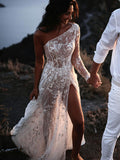 Ein-Schulter-Strand-Hochzeitskleid mit Schlitz