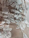 Tüll schulterfrei elfenbeinfarbenes langes Plus Size Brautkleid mit Applikationen